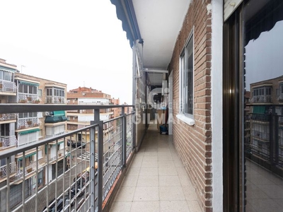 Piso gilmar -río (913643800), vende piso de 3 dormitorios y piscina en buenavista. en Madrid