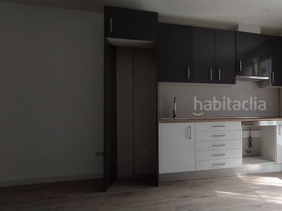 Piso local fácilmente convertible en apartamento en Madrid