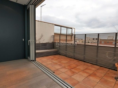Piso sobreático de 3 habitaciones y 3 baños con 2 terrazas en el Baix Guinardó en Barcelona