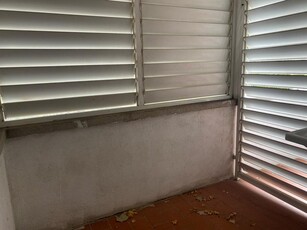 Piso en venta. La romanica,, 4 habitaciones parking incluido , balcón en muy buen estado de conservación , junto todos los servicios.