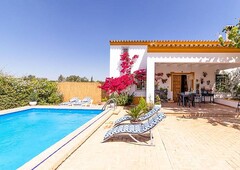 La Almunia Holiday Home