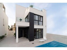 Venta Casa unifamiliar en Calle Egipcios Orihuela. Buen estado con terraza 150 m²