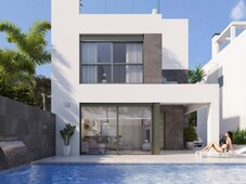 Venta Casa unifamiliar Orihuela. Nueva con terraza 150 m²
