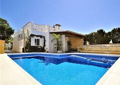Villa LOS MORENOS en área residencial Bahía Grande para 6 personas con 3 dormitorios y Piscina Privada - WiFi Gratis
