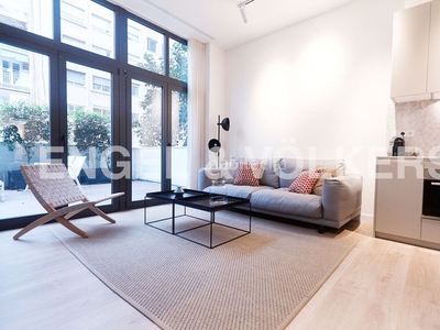 Alquiler apartamento fantástico piso de 2 dormitorios y terraza en paseo de gracia en Barcelona