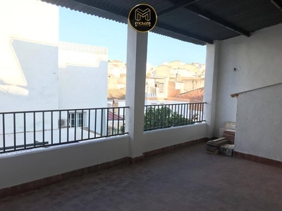 Alquiler Casa unifamiliar Jaén. Con balcón 130 m²