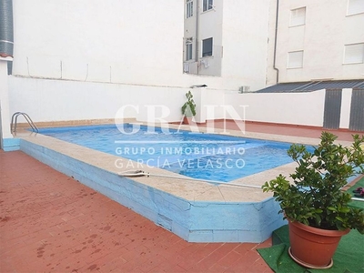 Alquiler de piso en Pedro Lamata - San Pedro Mortero de 1 habitación con piscina y muebles