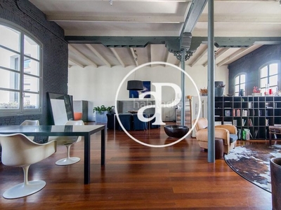 Alquiler piso vivienda tipo loft amueblada de diseño en Barcelona