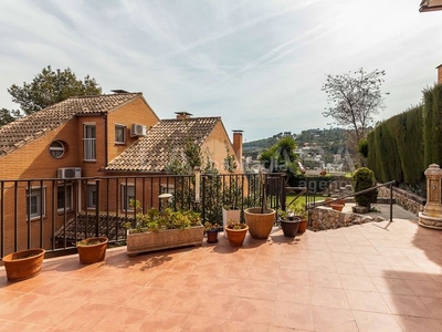 Casa adosada en venta en carrer penyes d'en rovira,
549.000 € en Corbera de Llobregat