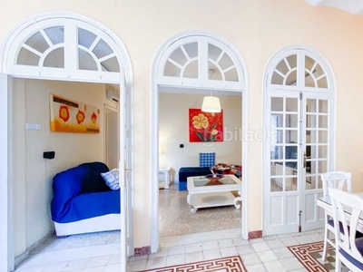 Casa adosada espectacular adosado con apartamento independiente capital en Málaga