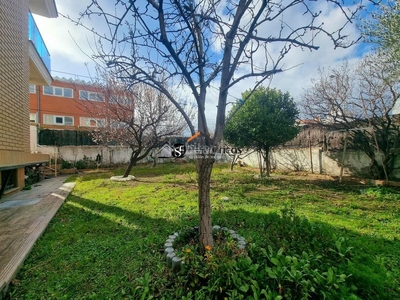 Casa pareada en méntrida 32 casa pareada con 5 habitaciones con parking y calefacción en Madrid