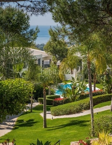 Casa pareada fantástica villa adosada de 2 dormitorios ubicada en una comunidad exclusiva de Sierra Blanca. en Marbella
