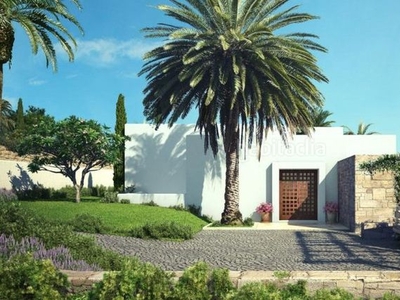 Casa una fabulosa villa moderna con 5 habitaciones con baño, finca cortesin. en Casares