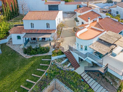 Casa villa de lujo con increíbles vistas al mar, casa de invitados y jardín con piscina. a 1 km de la playa. en Llafranc