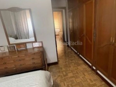 Piso con 3 habitaciones amueblado con ascensor, calefacción y aire acondicionado en Sevilla