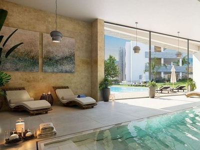 Piso en venta en Los Monteros - Bahía de Marbella de 2 habitaciones con terraza y piscina