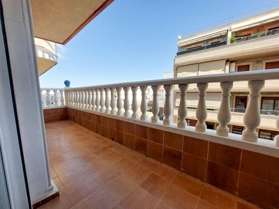 Venta de piso en Playa del Cura de 3 habitaciones con terraza y aire acondicionado
