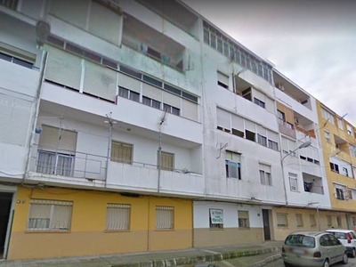 Venta Piso Algeciras. Piso de tres habitaciones en Calle Doctor Carreras. Muy buen estado tercera planta con balcón