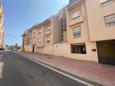 Venta Piso Almería. Piso de dos habitaciones en Sierra Monteagud 48. Con terraza