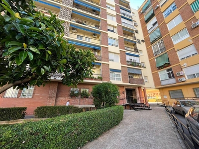 Venta Piso Badajoz. Piso de cuatro habitaciones Tercera planta con balcón