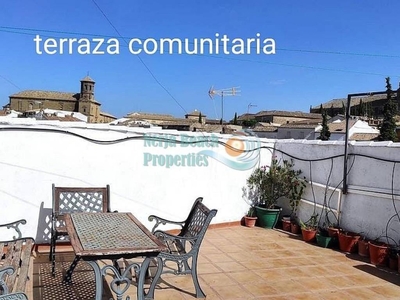 Venta Piso Baeza. Piso de tres habitaciones Buen estado con balcón