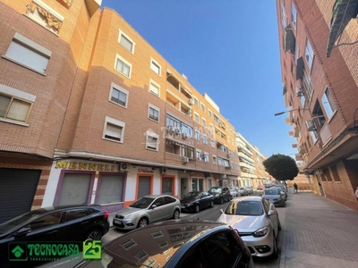 Venta Piso Ciudad Real. Piso de dos habitaciones en C. de Pedrera Baja 10. Muy buen estado quinta planta con terraza calefacción individual