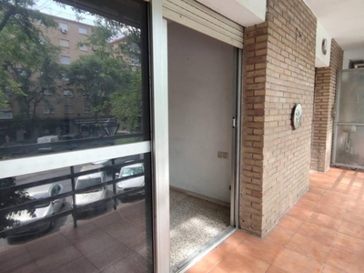 Venta Piso Córdoba. Piso de tres habitaciones en Avenida de Barcelona 13. Primera planta con terraza