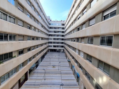 Venta Piso Córdoba. Piso de tres habitaciones en ronda de los tejares 34. Tercera planta con terraza