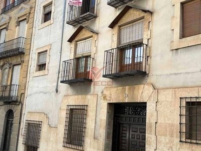 Venta Piso Cuenca. Piso de tres habitaciones Segunda planta calefacción central