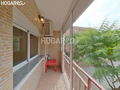 Venta Piso en Calle Joan Antoni Samaranch. Sant Feliu de Llobregat. Buen estado segunda planta con balcón