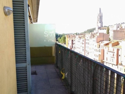 Venta Piso Girona. Buen estado plaza de aparcamiento con balcón