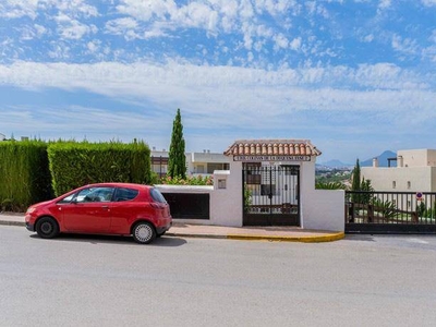 Venta Piso Manilva. Piso de dos habitaciones en Urb Colinas De La Duquesa Fase 2. Con terraza