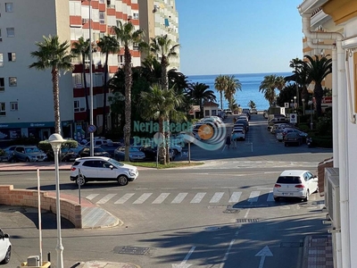 Venta Piso Torrox. Piso de cuatro habitaciones Buen estado plaza de aparcamiento con terraza