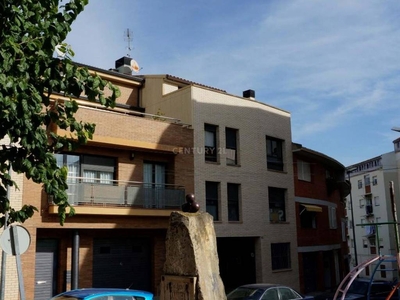 Venta Piso Santa Margarida de Montbui. Piso de tres habitaciones Buen estado con terraza