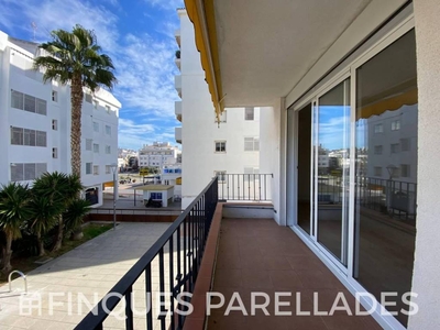 Venta Piso Sitges. Piso de cuatro habitaciones Buen estado primera planta con terraza