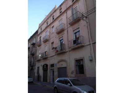 Venta Piso Tarragona. Piso de cuatro habitaciones en Calle Cartagena. A reformar primera planta