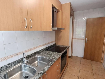 Venta Piso Terrassa. Piso de tres habitaciones en Avinguda de Madrid. Primera planta