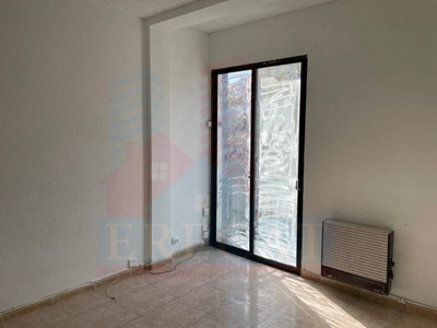 Venta Piso Vilafranca del Penedès. Piso de tres habitaciones en Plaça de Fèlix Mestre Nutó. Buen estado tercera planta