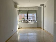 Apartamento en alquiler en Calle Orense, cerca de Avenida del General Perón