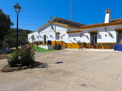 Casa con terreno en Archidona