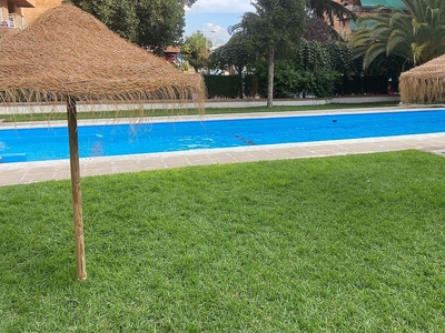 Alquiler de ático en avenida Fernando de Los Ríos de 4 habitaciones con terraza y piscina