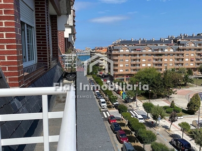Alquiler de dúplex en calle Ataulfo Argenta de 3 habitaciones con terraza y piscina