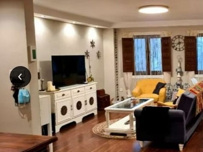 Alquiler de piso en Albaicín de 2 habitaciones con muebles y aire acondicionado