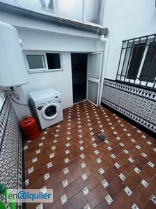 Bonito apartamento con patio