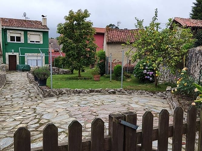 Casa con jardín en Parres, Llanes para 6 personas