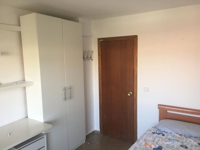 Habitaciones en Avda. Jenofonte, Málaga Capital por 350€ al mes