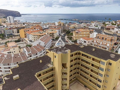 Piso en alquiler en calle Montaña Chica de 2 habitaciones con terraza y muebles