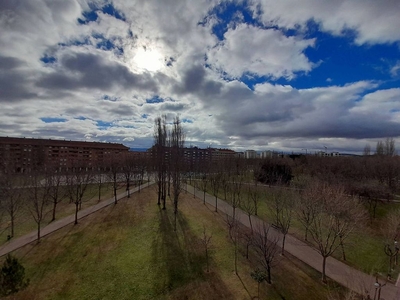 Piso en alquiler en Portillejo - Valdegastea de 4 habitaciones con terraza y garaje