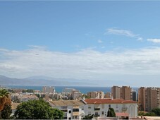 APARTAMENTO CON VISTAS AL MAR PISCINA Y GARAJE