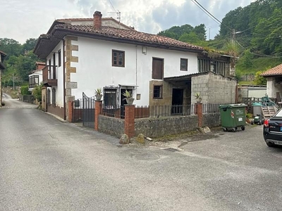 Casa con terreno en Alfoz de Lloredo